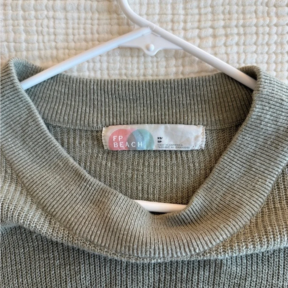 Free People Malibu Solid Surf Set- top only - Picture 3 of 3